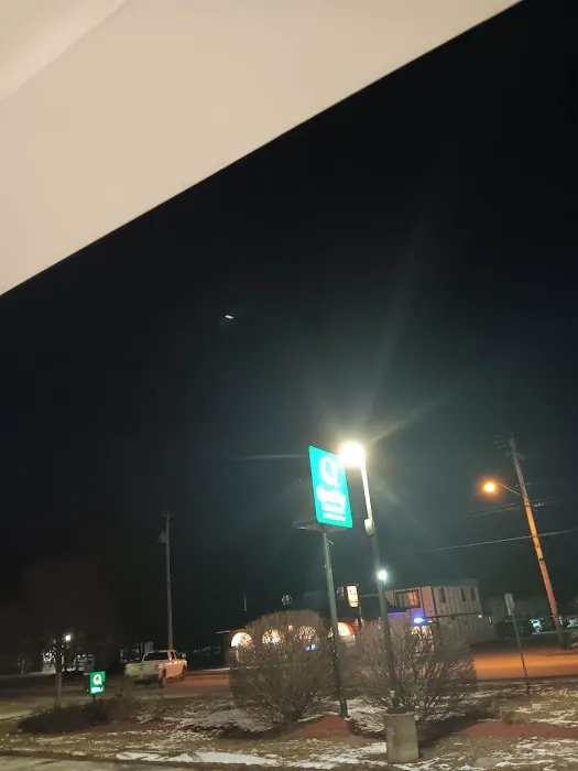 Quality Inn 4