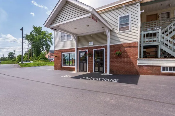 Northway Inn Queensbury - Lake George 4