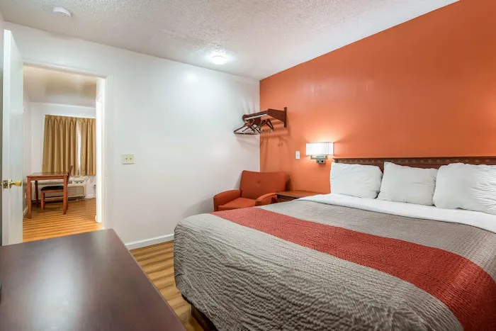 Northway Inn Queensbury - Lake George 4