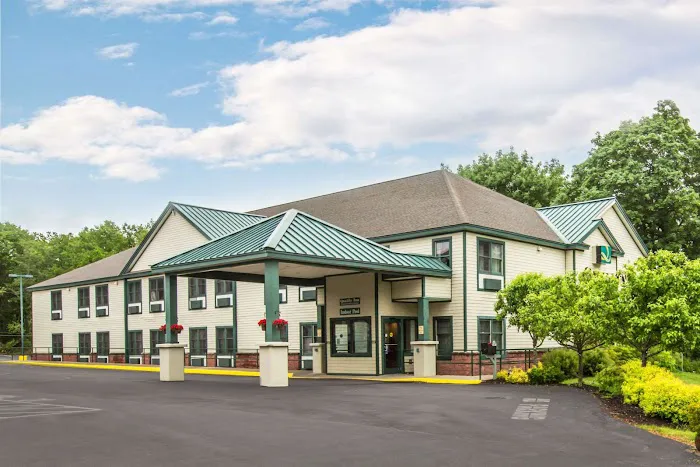 Econo Lodge Glens Falls / Lake George 4