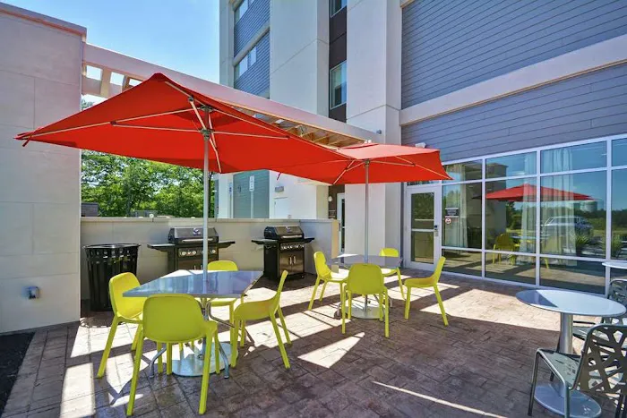 Home2 Suites by Hilton Queensbury Lake George 4