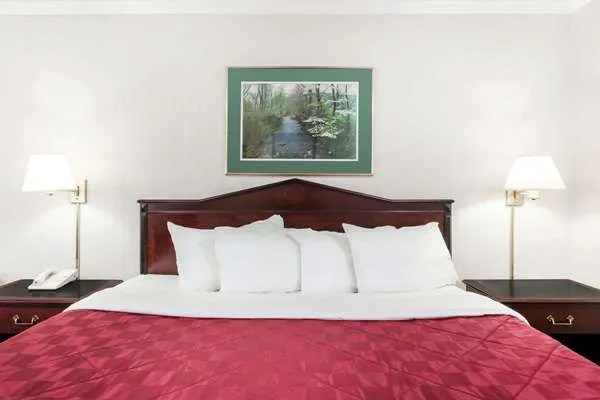 Baymont by Wyndham Queensbury Lake George 4
