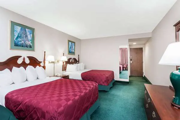 Baymont by Wyndham Queensbury Lake George 4