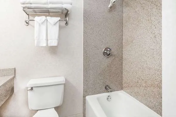 Baymont by Wyndham Queensbury Lake George 4