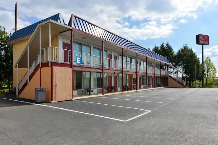 Econo Lodge 4