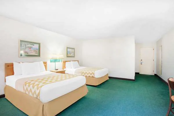 Travelodge by Wyndham Carlisle North 4