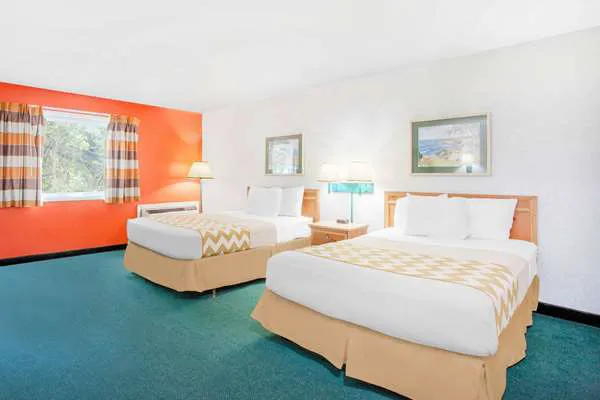 Travelodge by Wyndham Carlisle North 4