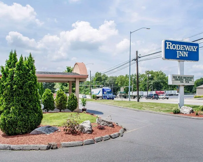 Rodeway Inn 4