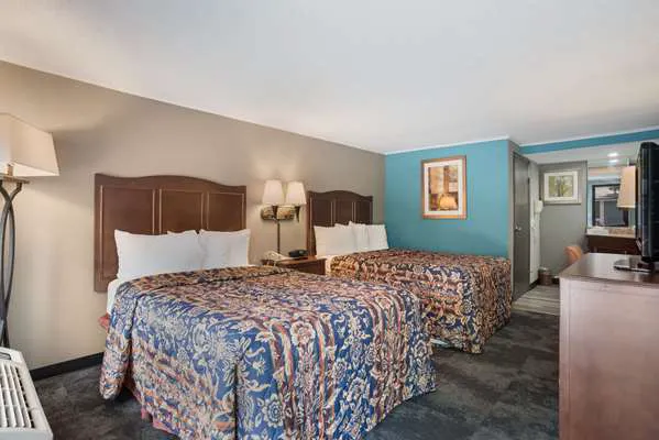 Rodeway Inn 4