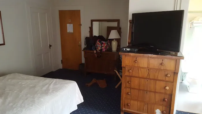 Hotel State College & Co 4