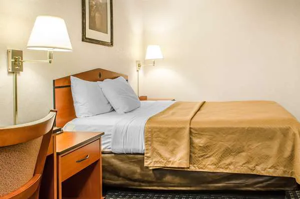 Rodeway Inn State College - near University 4