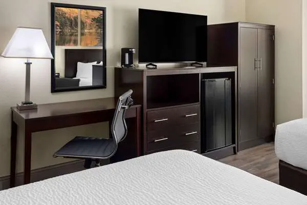 Days Inn by Wyndham Penn State 4