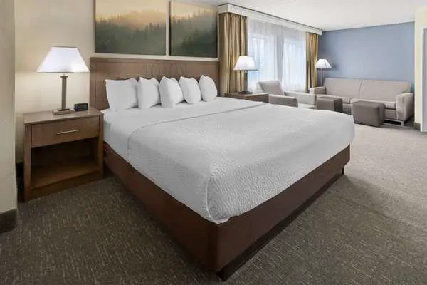 Days Inn by Wyndham Penn State 4