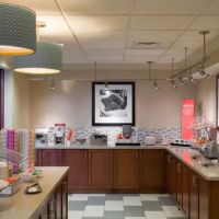 Hampton Inn & Suites State College at Williamsburg Square ico