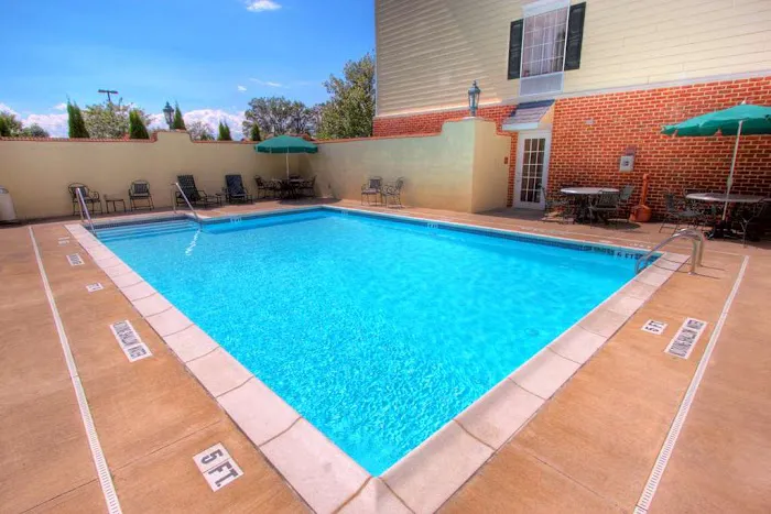 Hampton Inn & Suites State College at Williamsburg Square 4