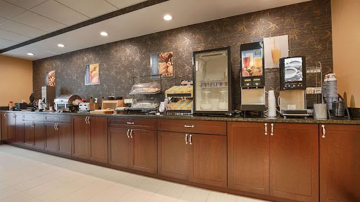Best Western Springfield West Inn 4