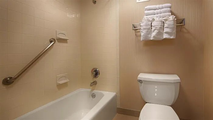 Best Western Springfield West Inn 4