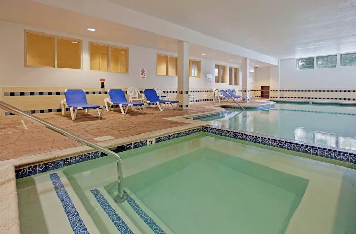 Candlewood Suites West Springfield by IHG 4