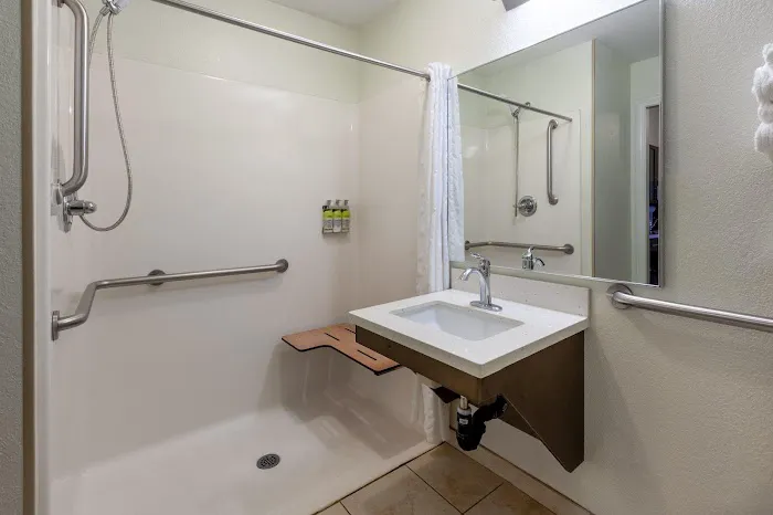 Candlewood Suites West Springfield by IHG 4