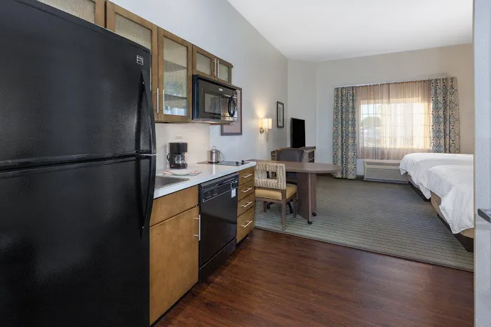 Candlewood Suites West Springfield by IHG 4