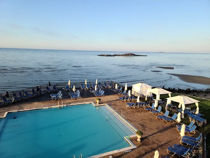 Water's Edge Resort & Spa 5