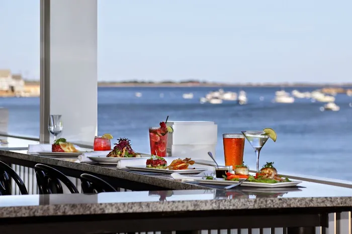 Madison Beach Hotel, Curio Collection by Hilton 5
