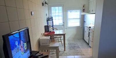 Rocky Neck Inn & Suites