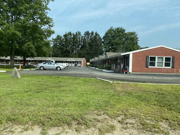 Rocky Neck Inn & Suites 5
