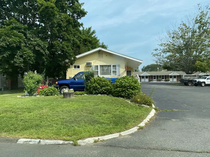 Rocky Neck Inn & Suites 5