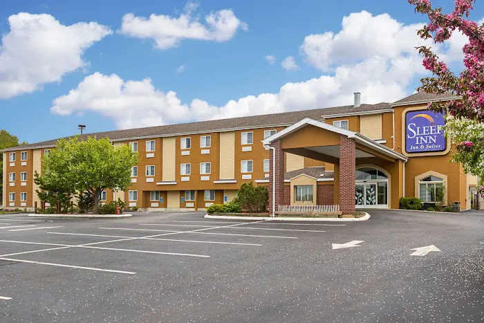Sleep Inn & Suites 5