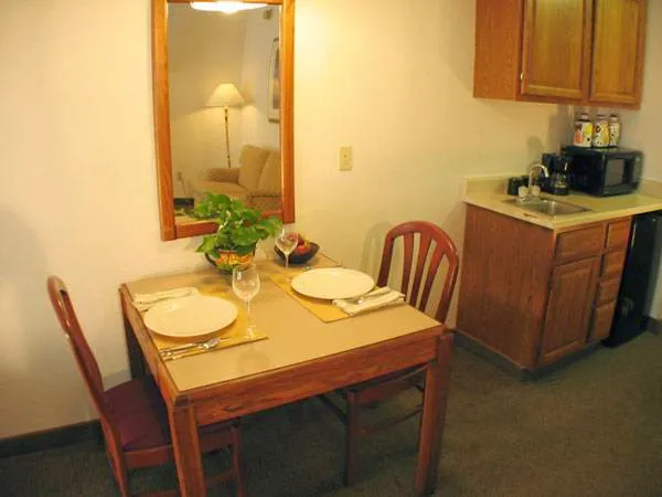 Rosemont Suites 5