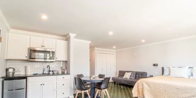 The Niantic Inn