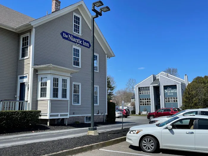 The Niantic Inn 5