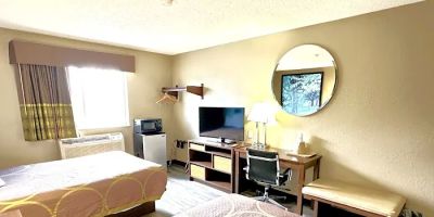 Super 8 by Wyndham Latham/Albany Troy Area