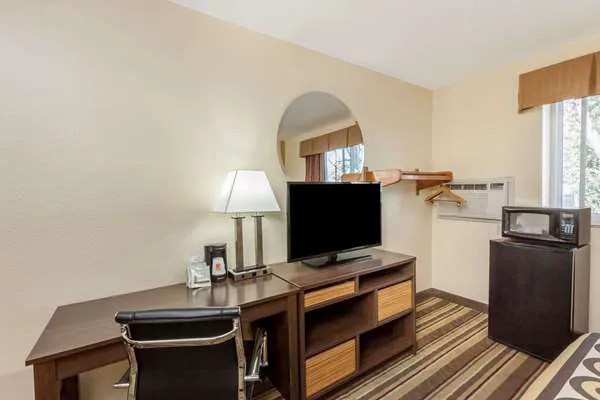 Super 8 by Wyndham Latham/Albany Troy Area 4