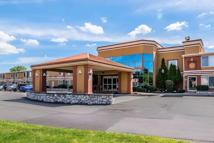 Quality Inn & Suites Albany Airport 4