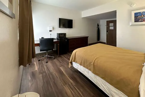 Quality Inn & Suites Albany Airport 4