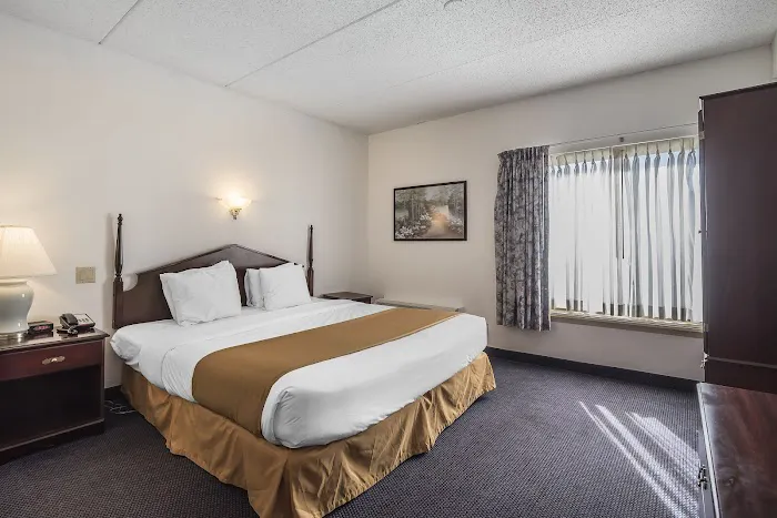 Quality Inn & Suites Albany Airport 4