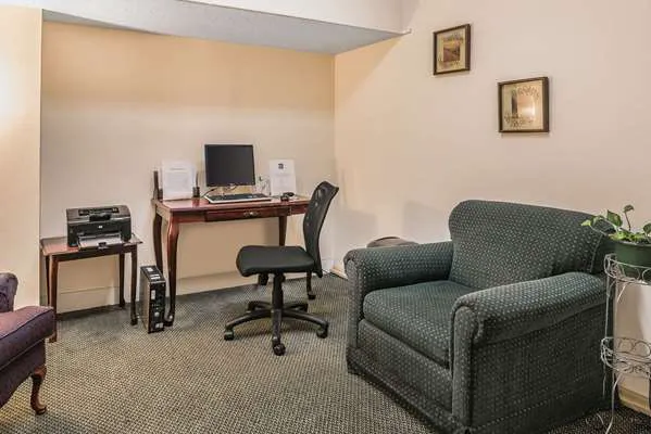 Quality Inn & Suites Albany Airport 4