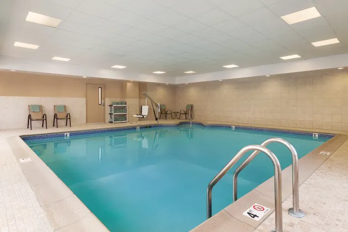 Hampton Inn & Suites Greenfield 4
