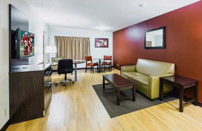 Red Roof PLUS+ South Deerfield – Amherst 5