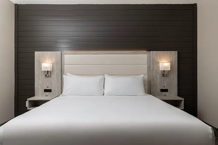 Oakfield Hotel & Suites, Ascend Hotel Collection 4