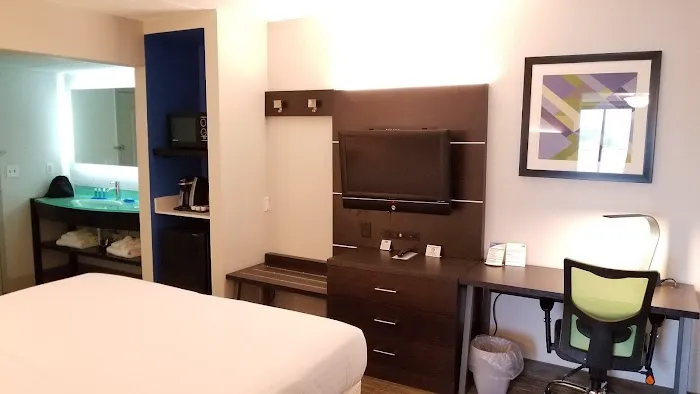 Holiday Inn Express Rochester - Greece by IHG 4