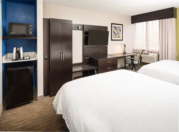 Holiday Inn Express Rochester - Greece by IHG 4