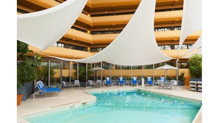 DoubleTree by Hilton Hotel Rochester 4
