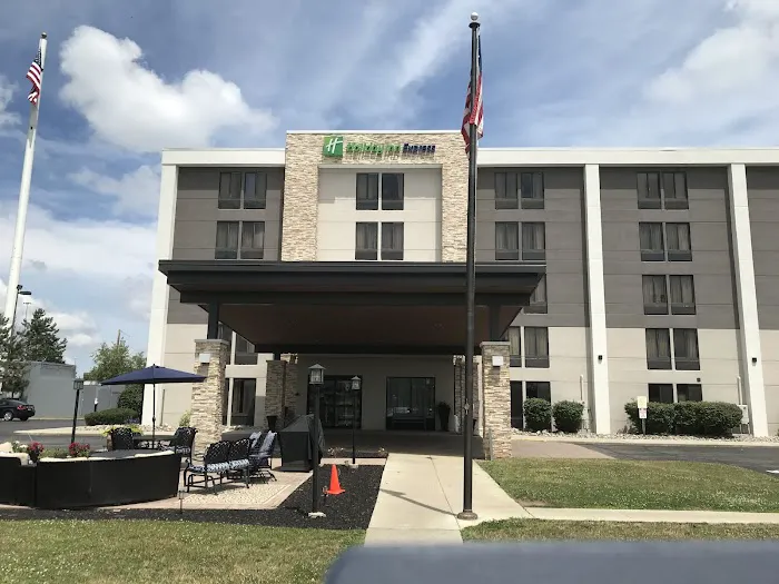 Holiday Inn Express Rochester - University Area 4