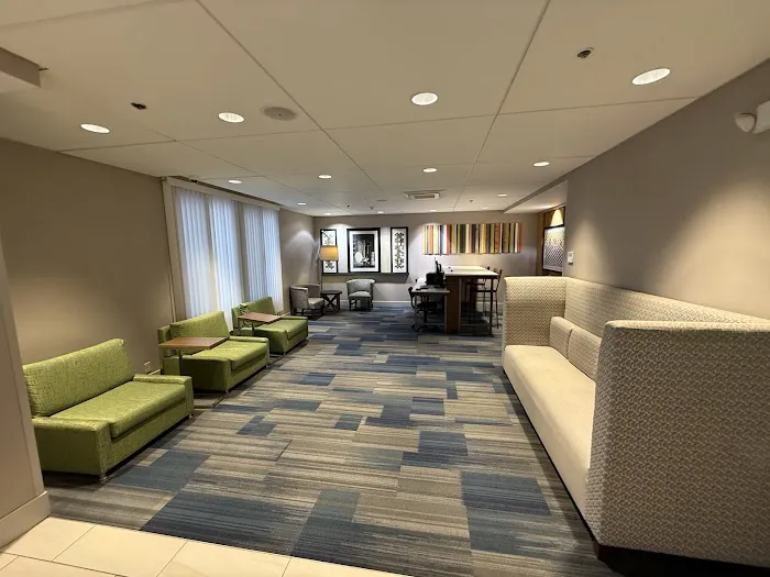 Holiday Inn Express Rochester - University Area 4