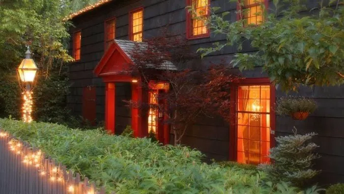 1795 Acorn Inn Bed and Breakfast 4