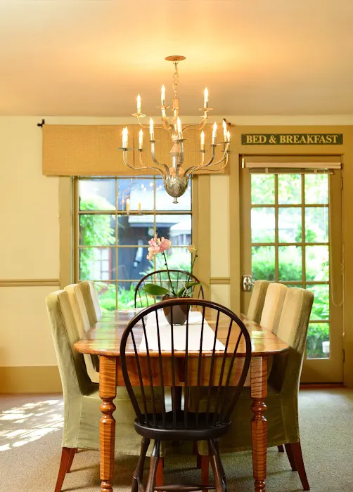 1795 Acorn Inn Bed and Breakfast 4