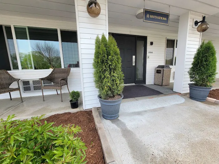 South Side Inn - Burlington 4